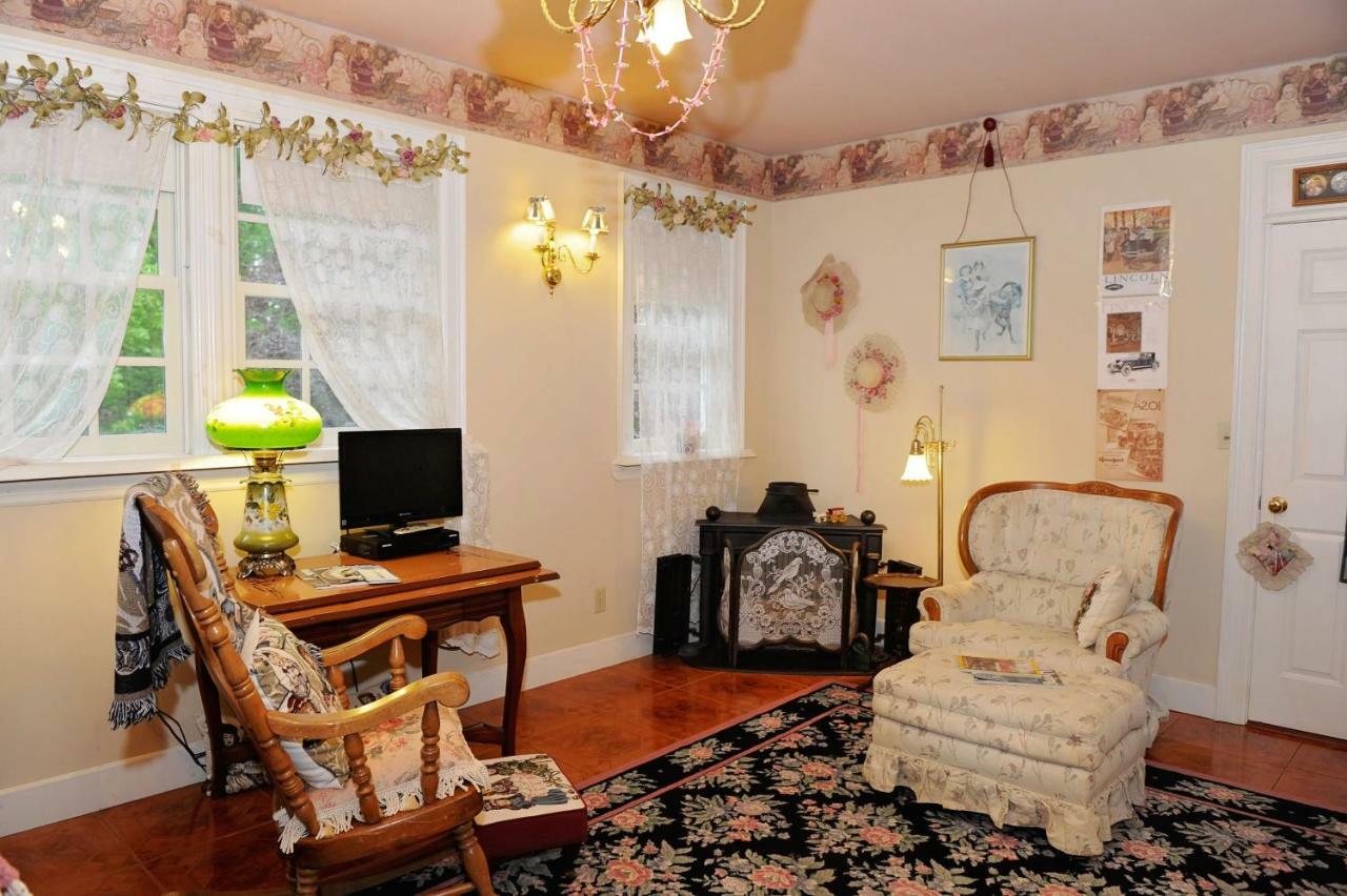 سوثولد A Walk In The Woods Bed And Breakfast الغرفة الصورة